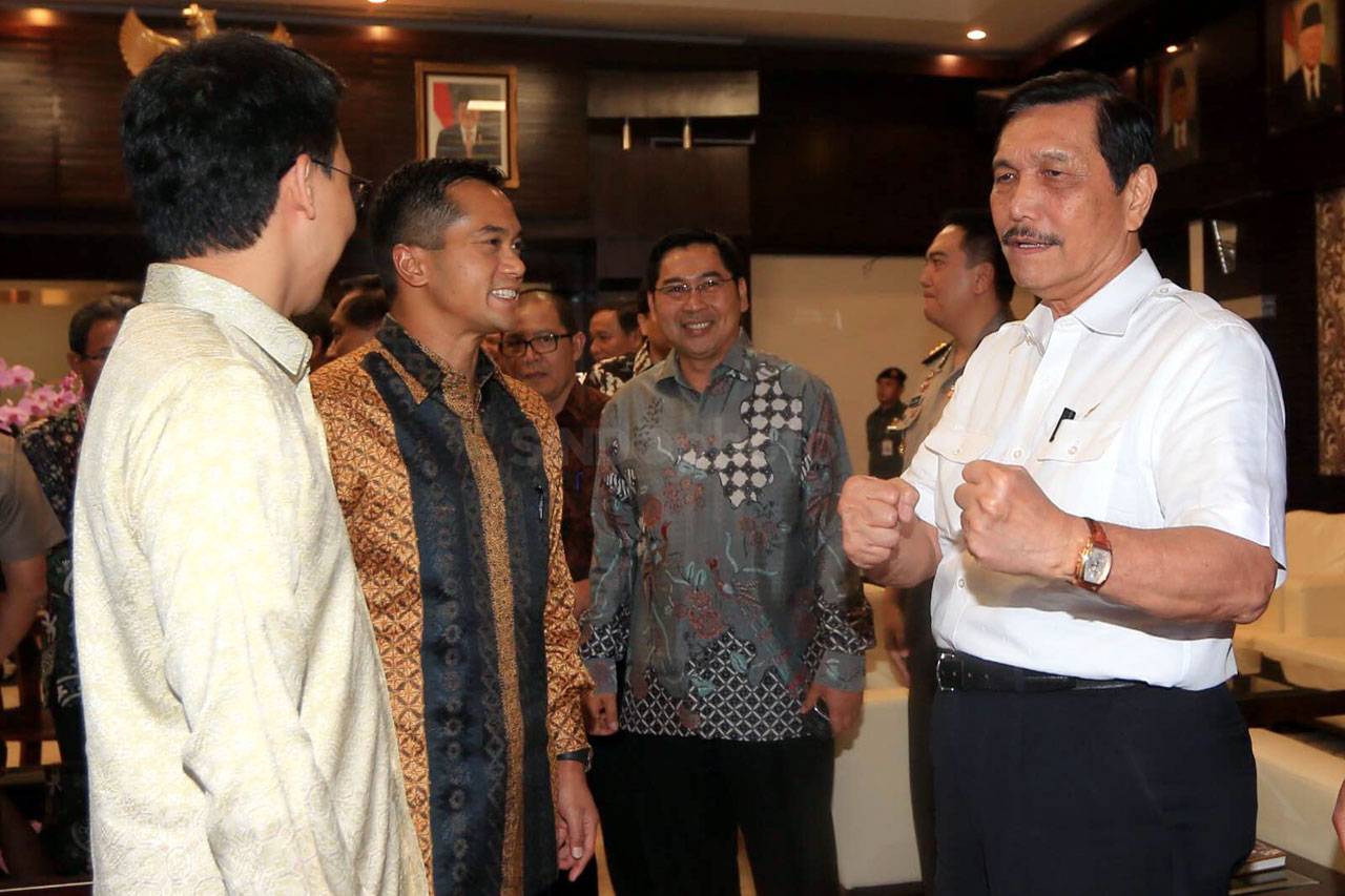 Menko Luhut Panggil...