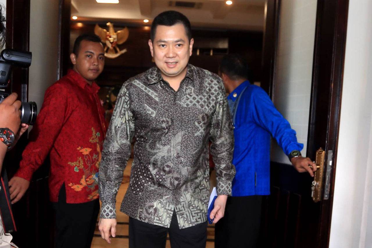 Menko Luhut Panggil...