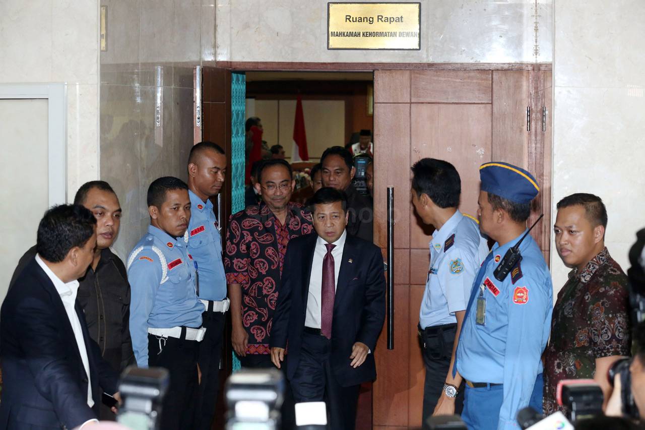 Setya Novanto Penuhi...