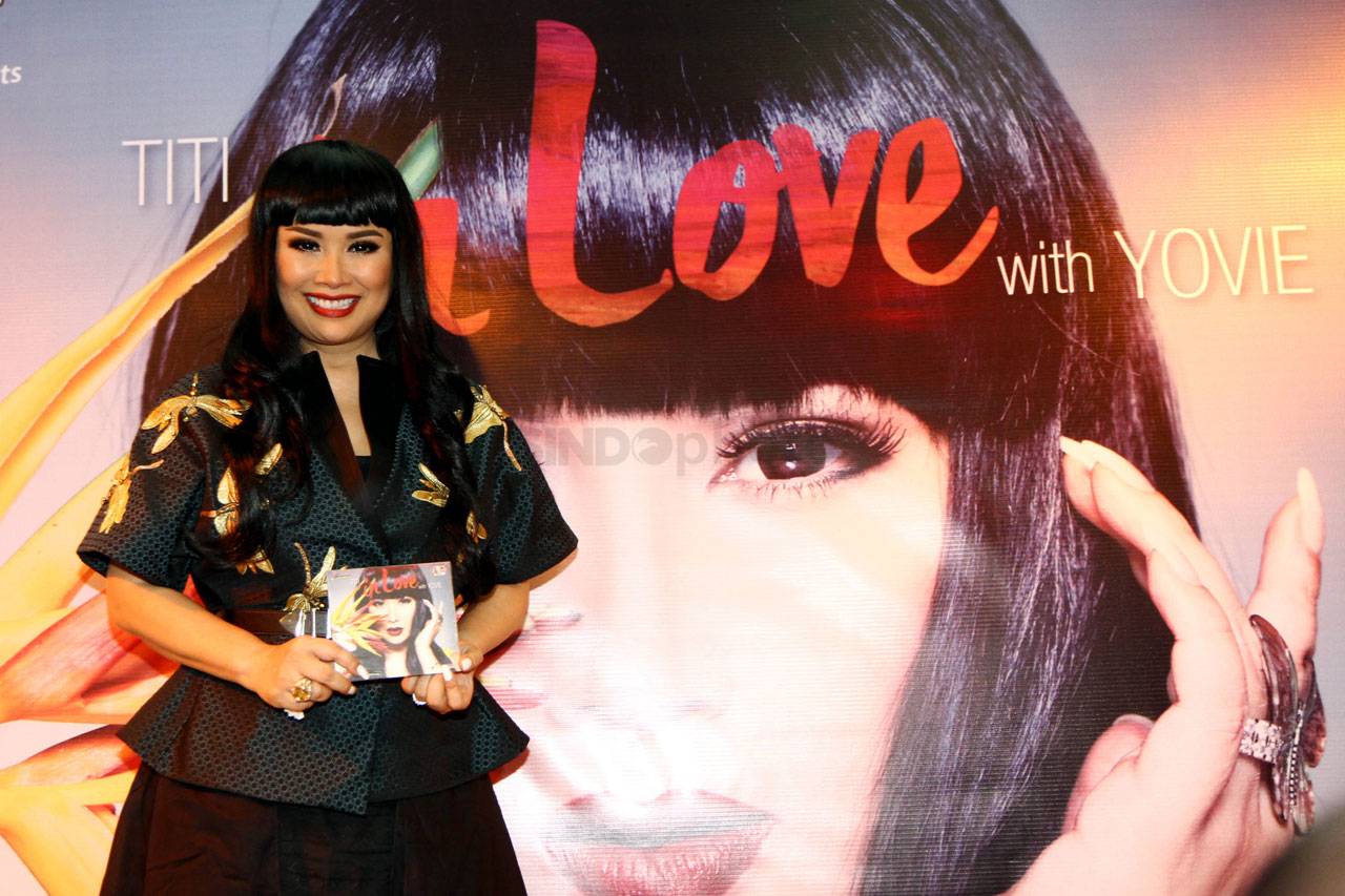 Titi DJ Luncurkan Album...