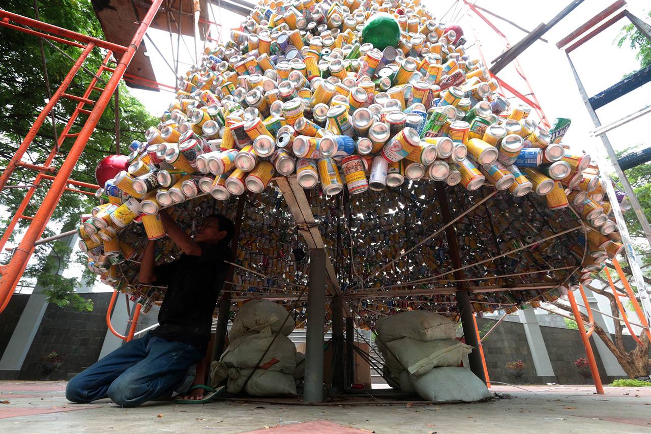 Pohon Natal dari 10.000...