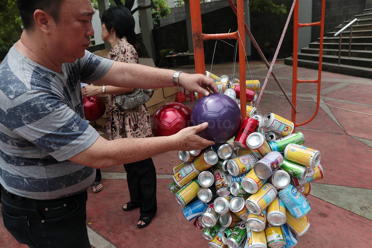 Pohon Natal dari 10.000...