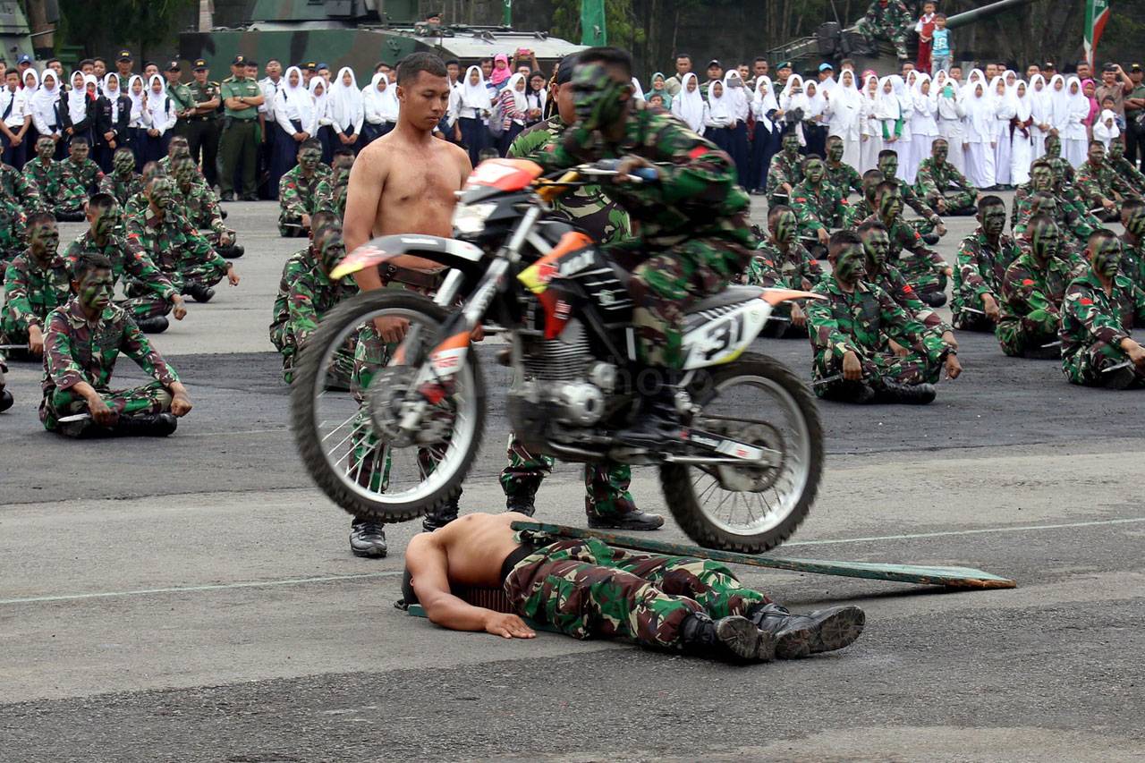 Unjuk Kekuatan Prajurit...