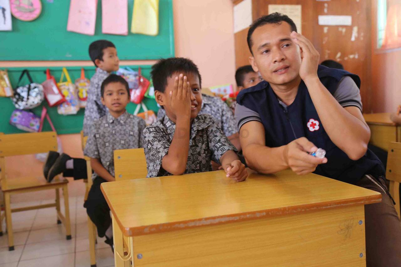 Bantuan Kacamata Untuk...