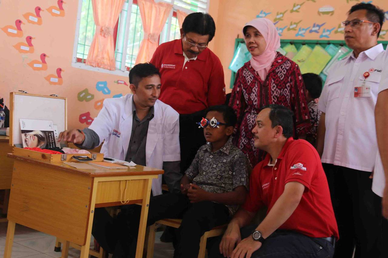 Bantuan Kacamata Untuk...
