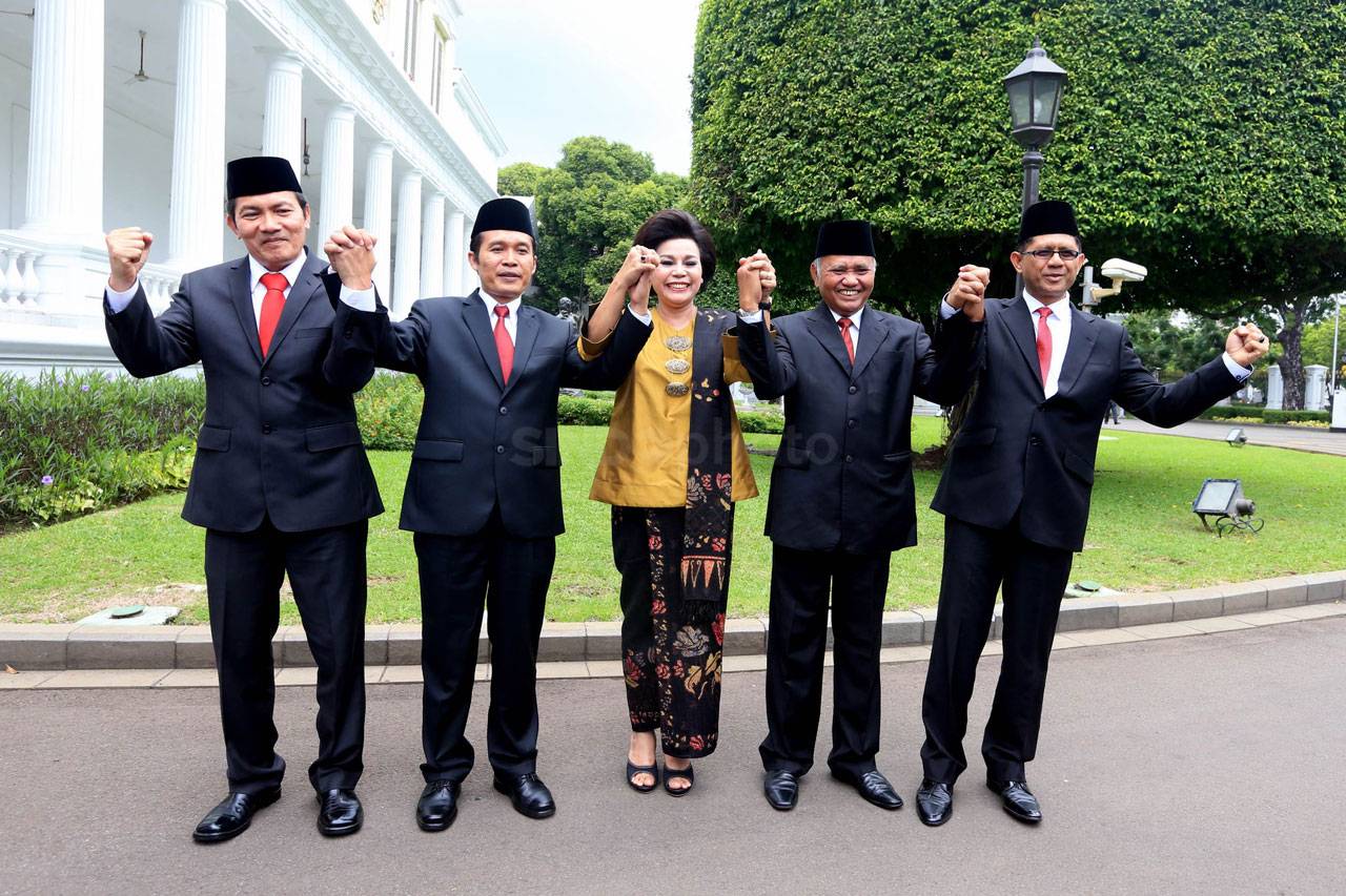 Presiden Jokowi Lantik...
