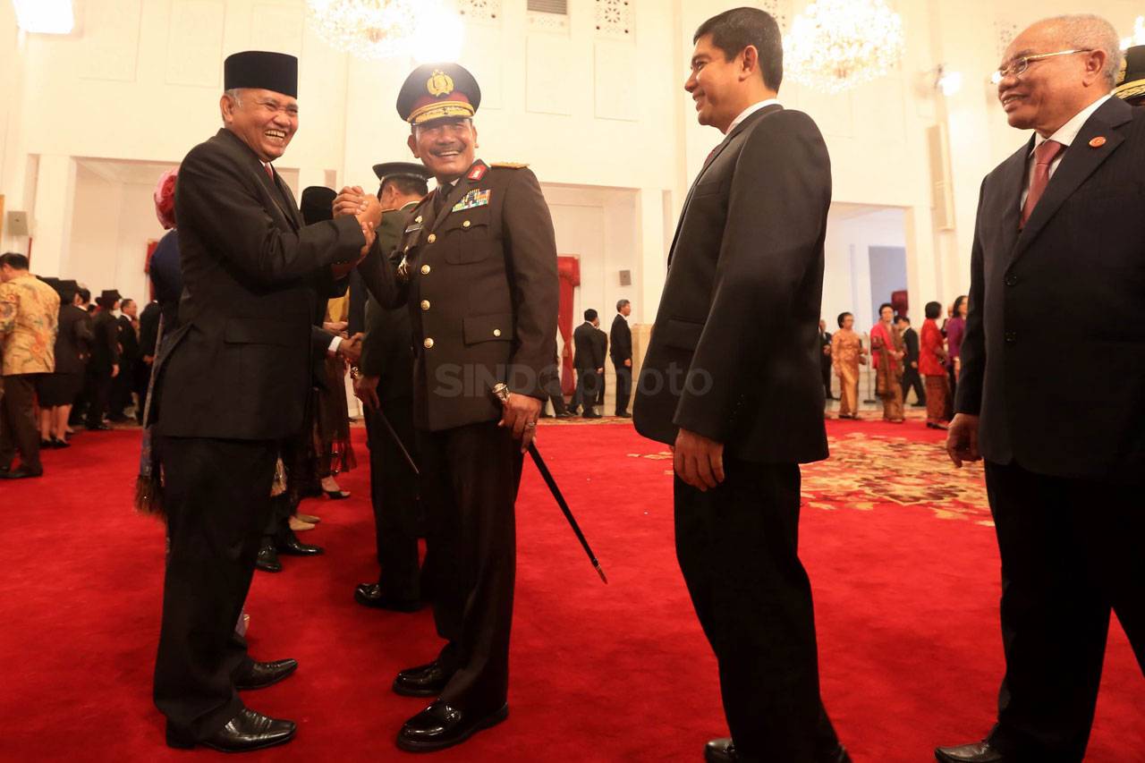 Presiden Jokowi Lantik...
