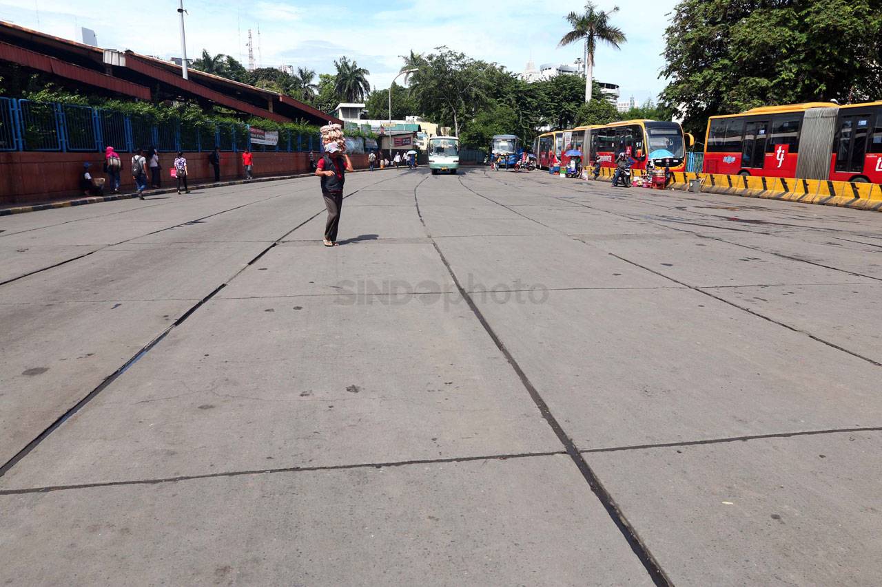 Metro Mini Mogok Beroperasi,...
