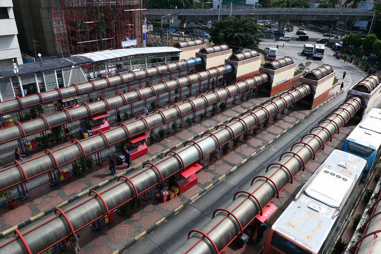 Metro Mini Mogok Beroperasi,...
