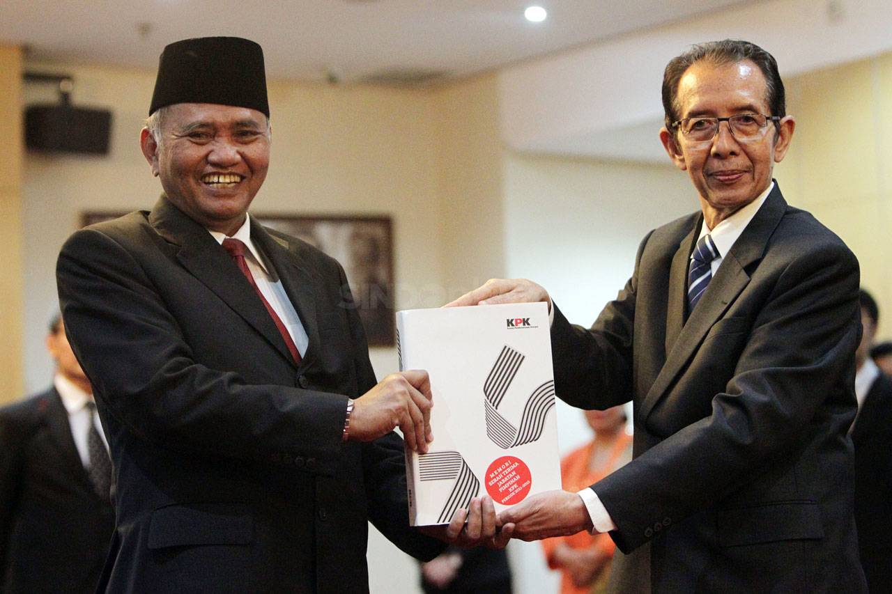 Lima Pimpinan KPK Resmi...