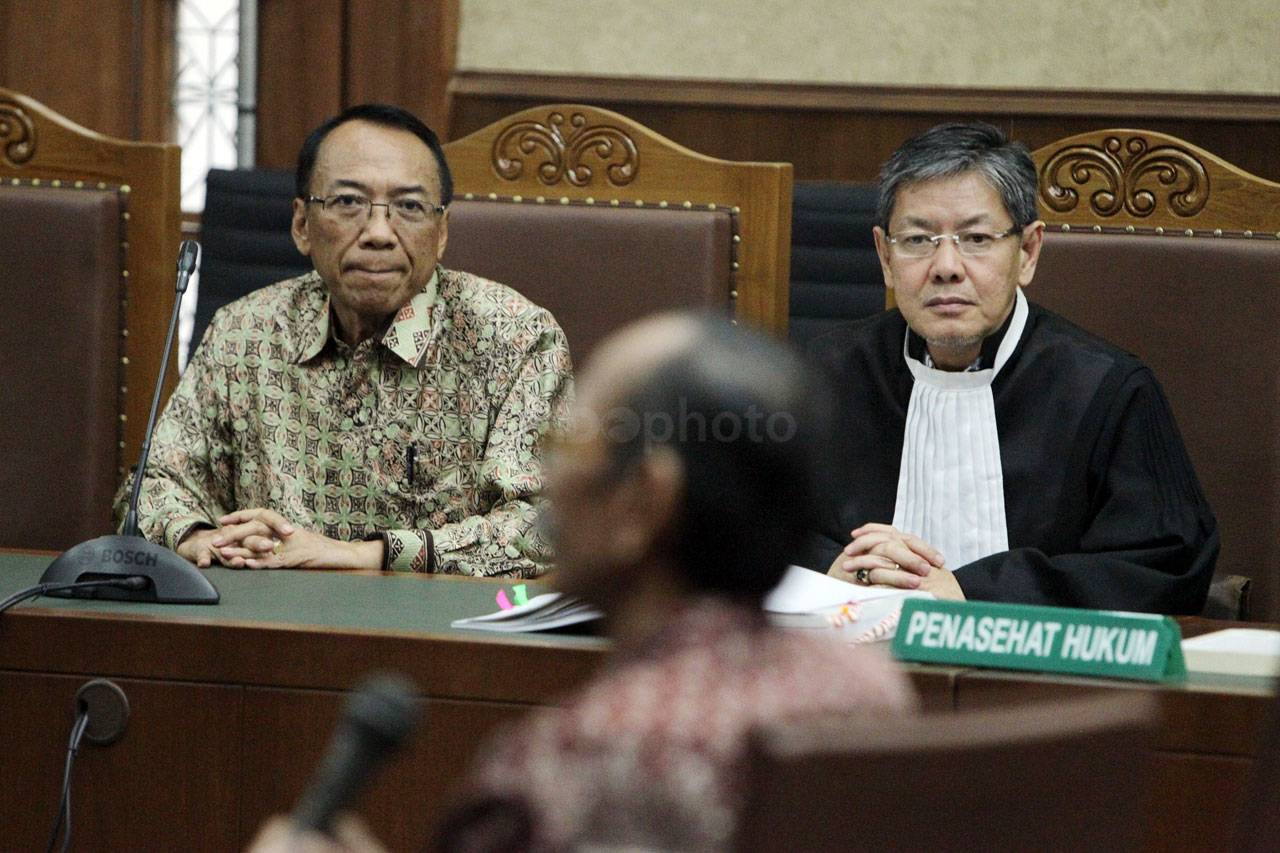 Sidang Jero Wacik Hadirkan...