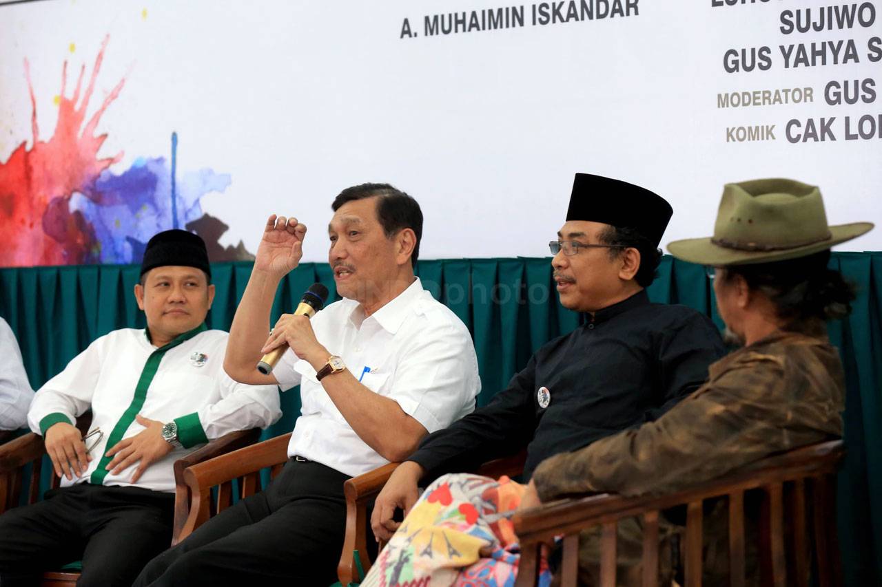 Luhut Panjaitan Hadiri...