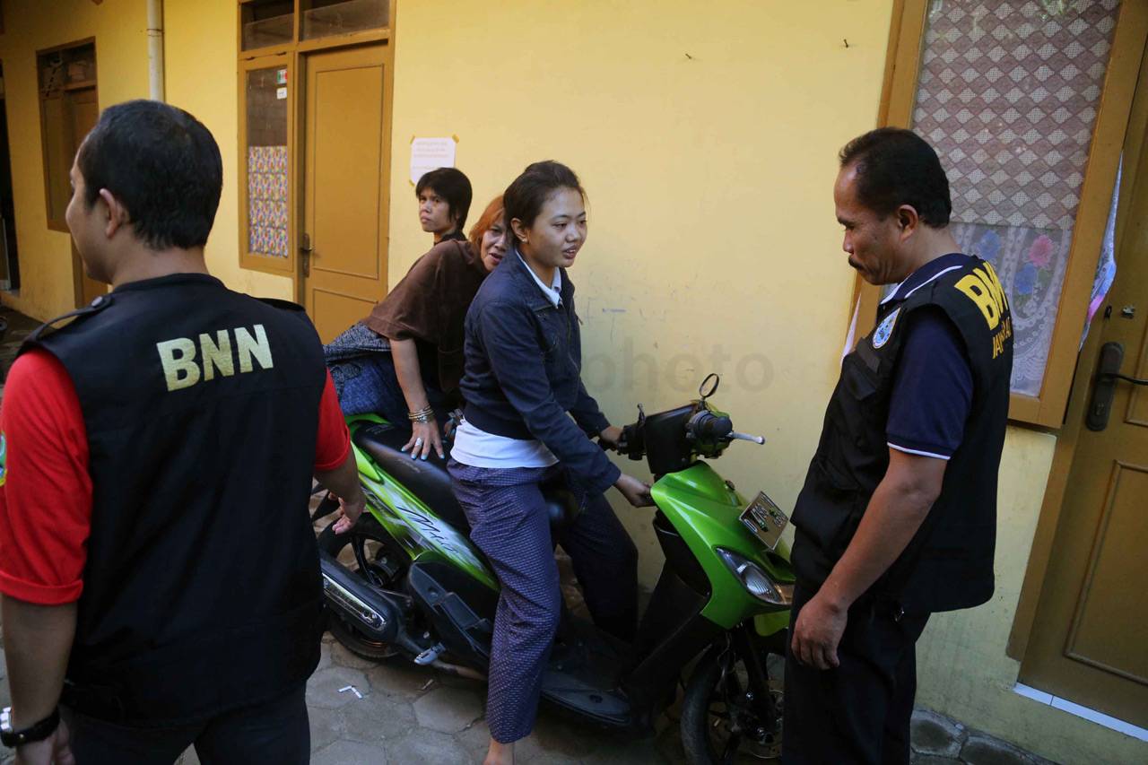 Razia Narkoba di Rumah...