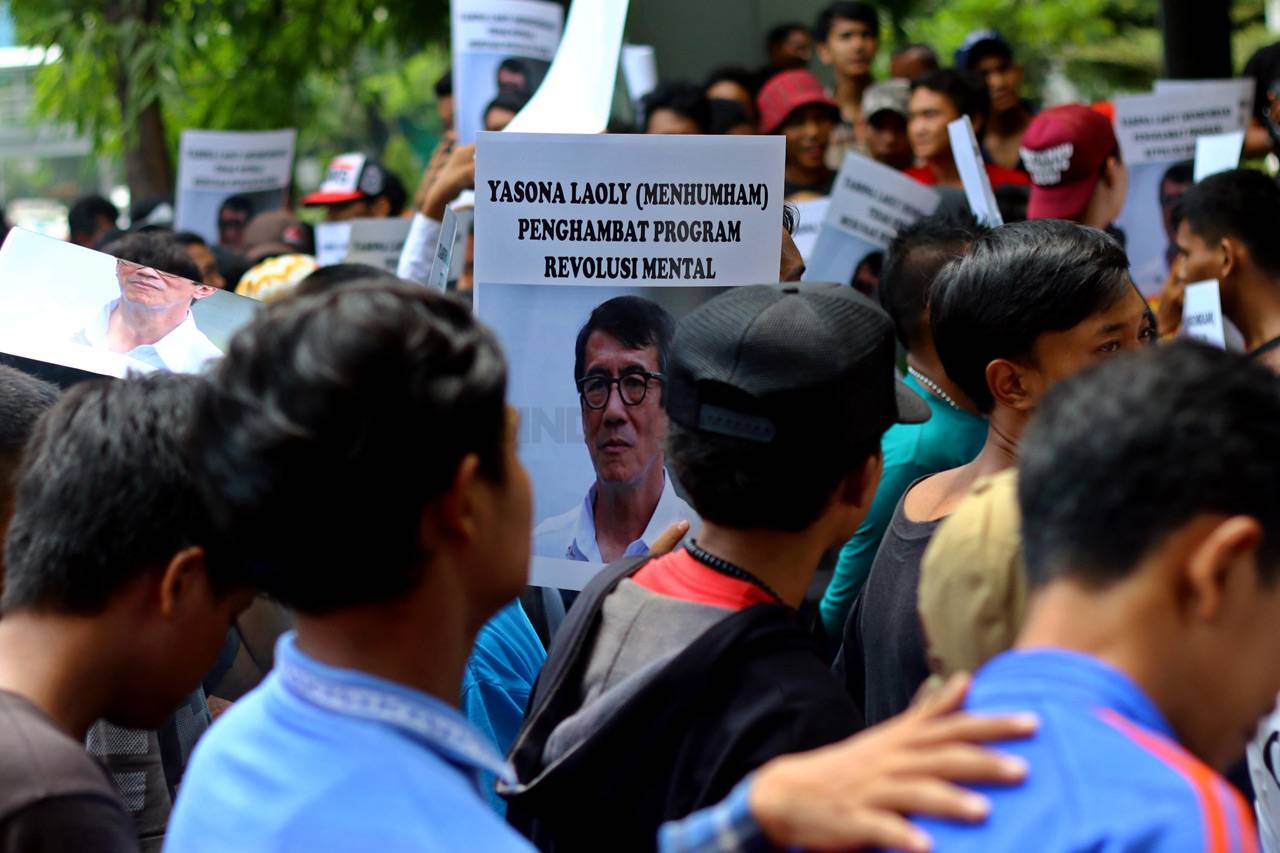 Pemuda Tuntut Kepastian...
