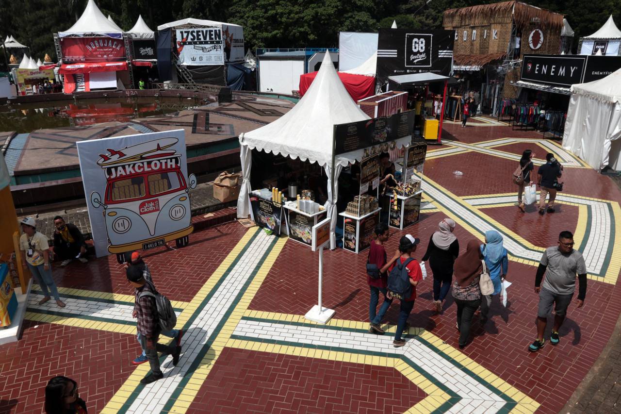 JakCloth Digelar di...