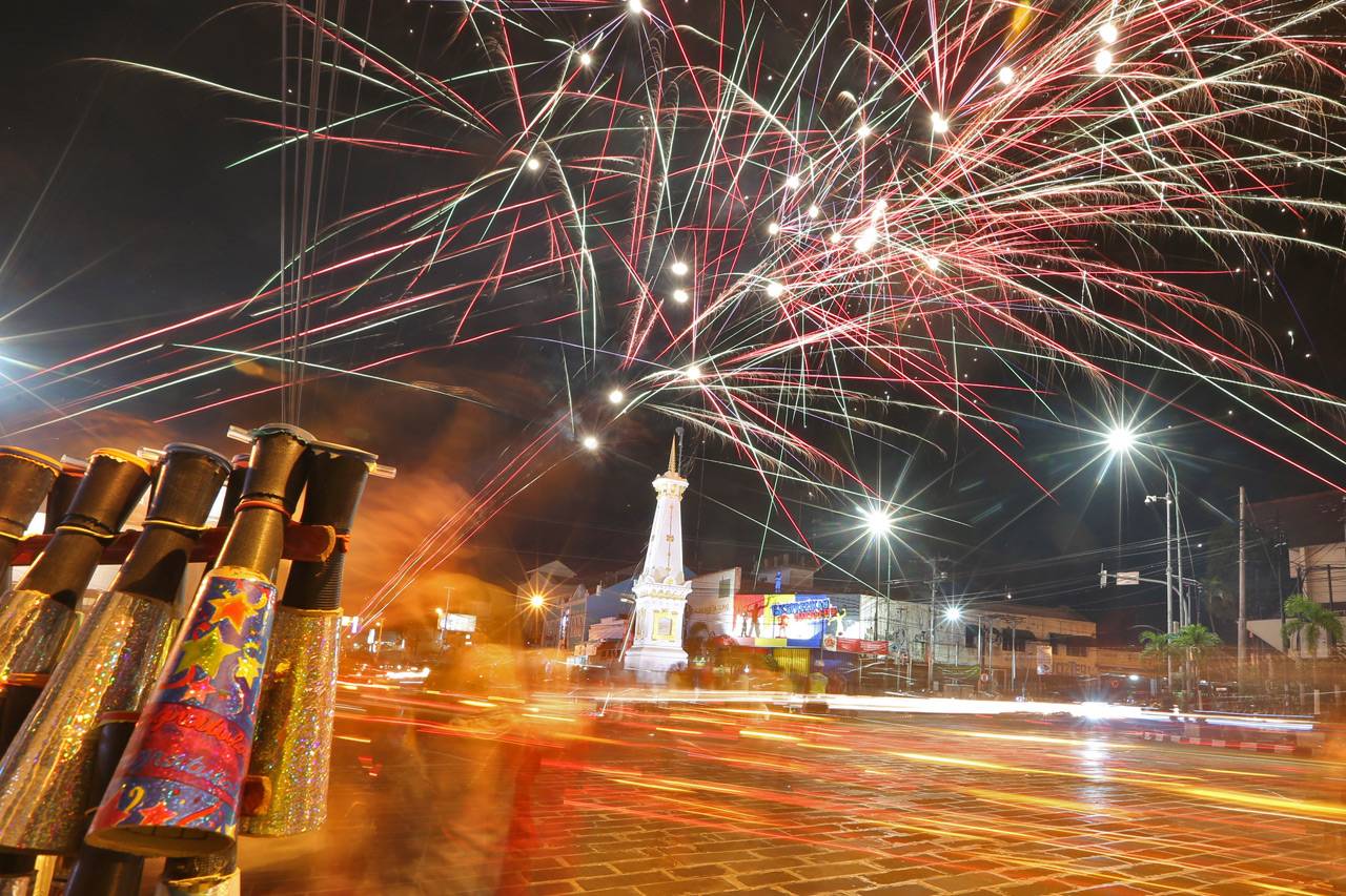 Warga Yogyakarta Padati...