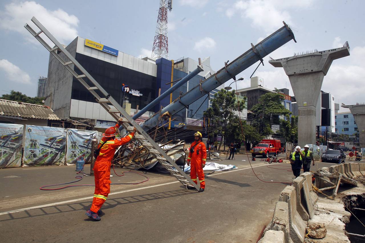 Papan Reklame di Mampang...