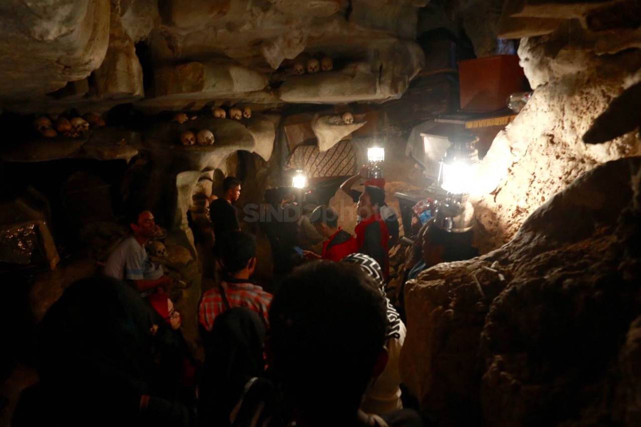 Makam Goa Tana Toraja...
