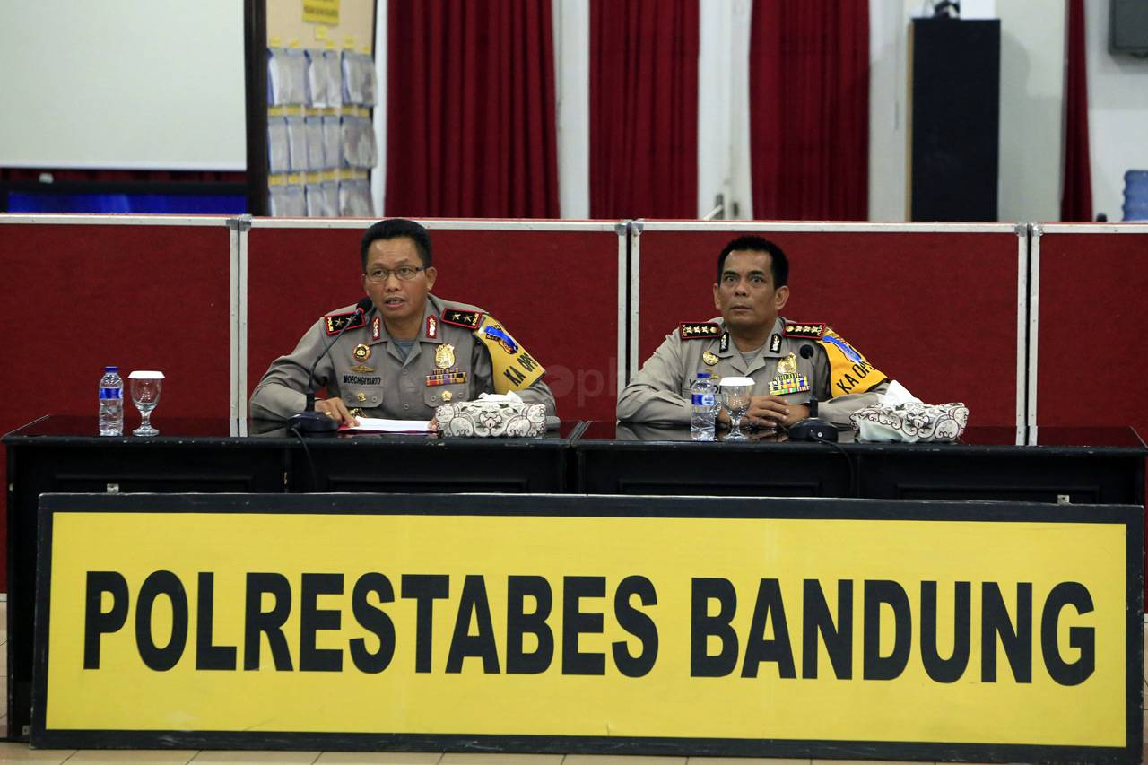 Polisi Identifikasi...