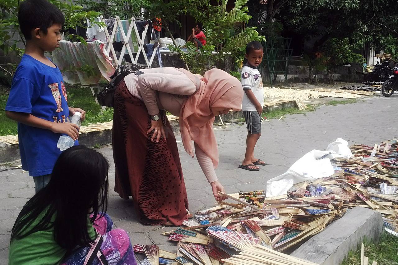 Kipas Tangan dari Bantul...