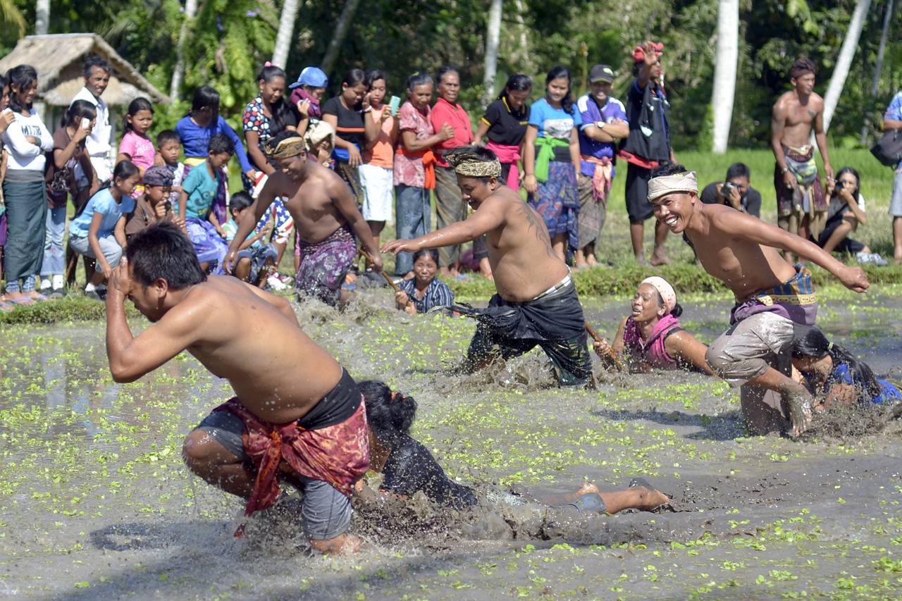 Lomba Menangkap Bebek...
