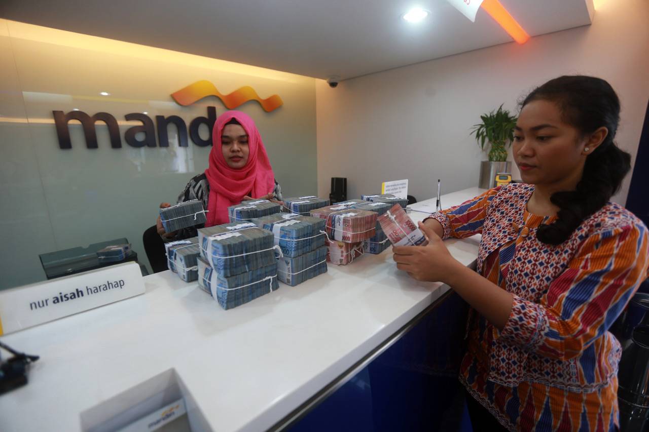Bank Mandiri Buka Layanan...