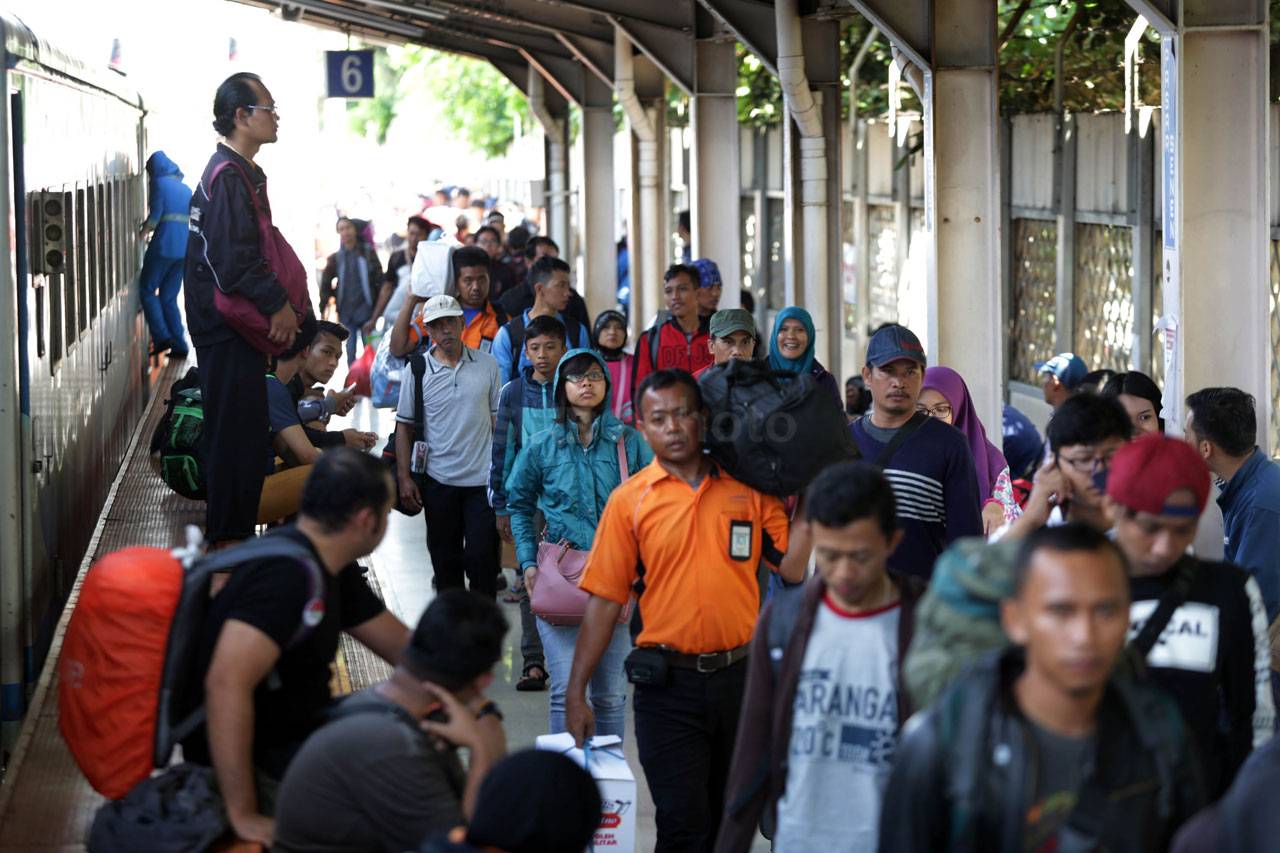 Arus Balik di Stasiun...