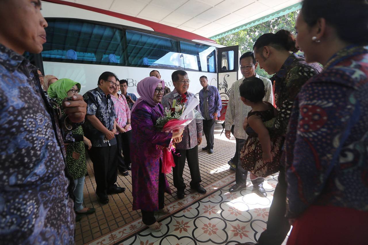 Liburan, Wapres Kunjungi...