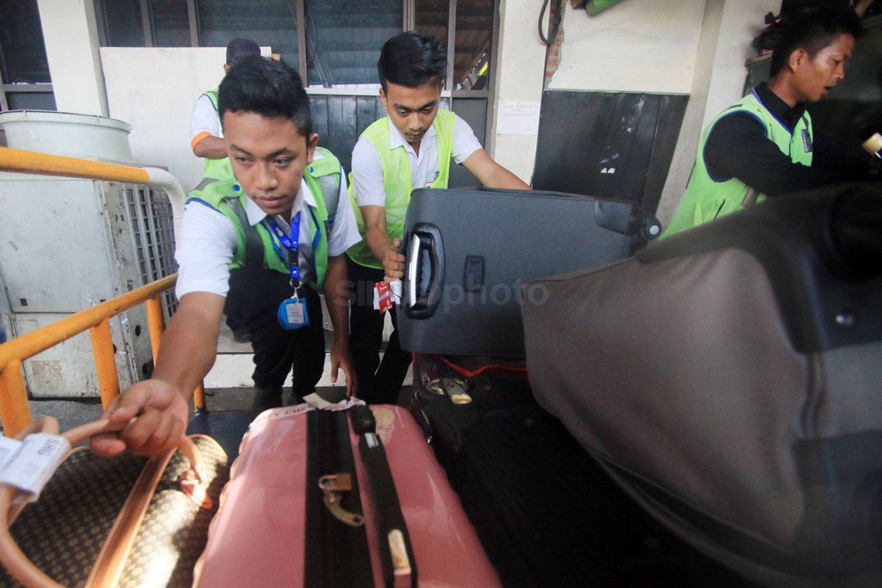 Angkasa Pura I Tingkatkan...