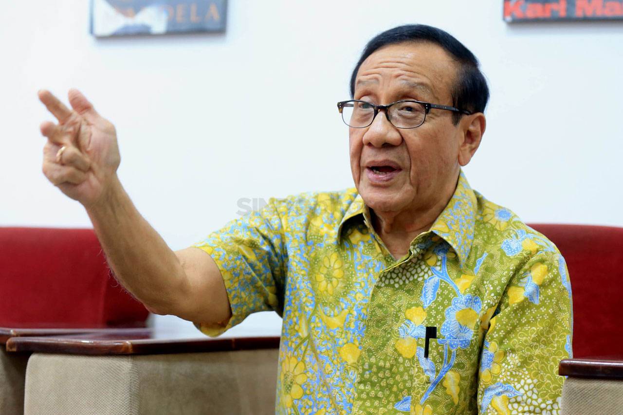 Akbar Desak Munas Partai...