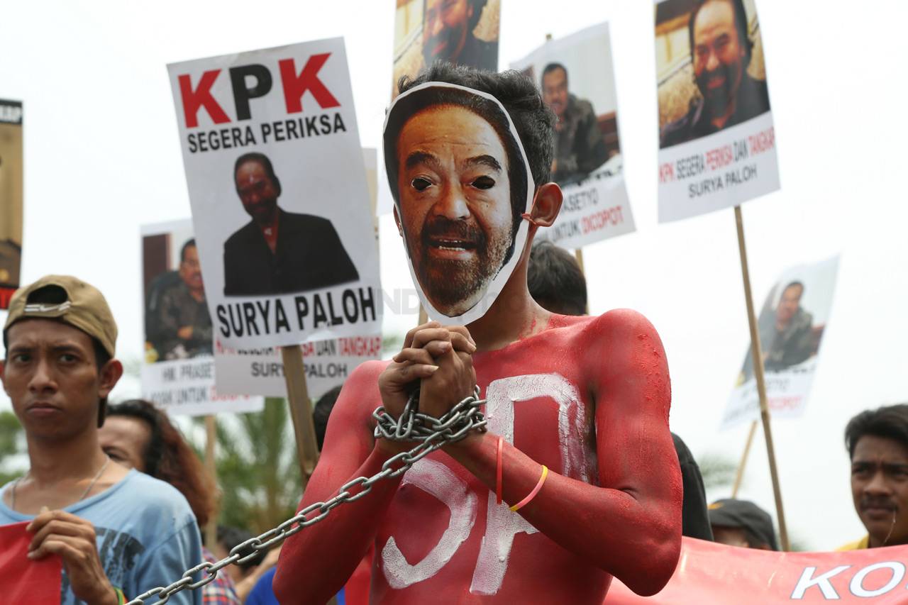 Demo di Depan Istana,...