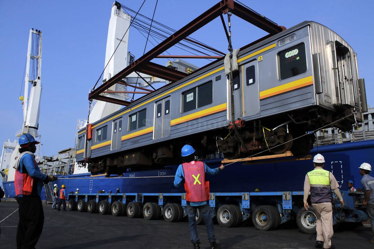 18 Gerbong KRL Terakhir...