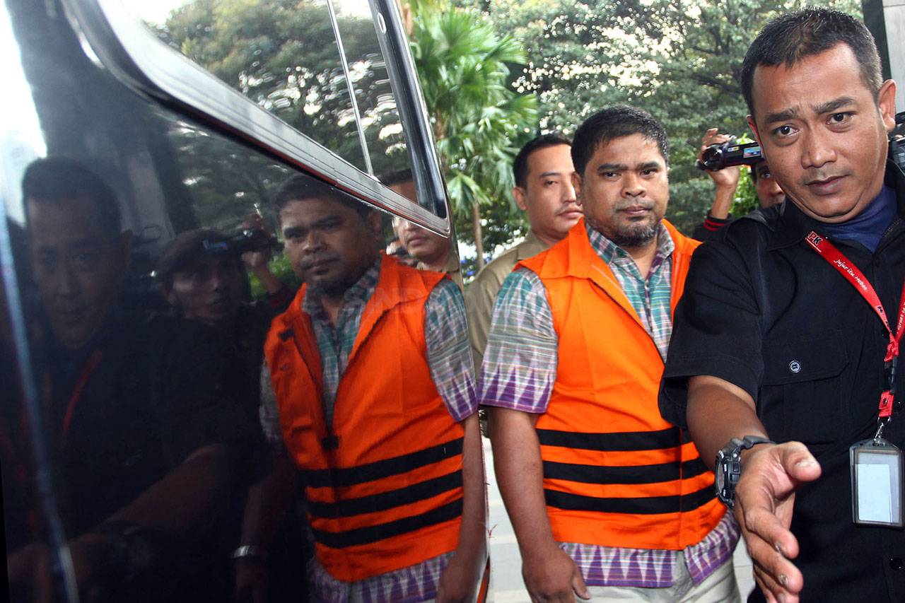 Direktur Soegih Interjaya...