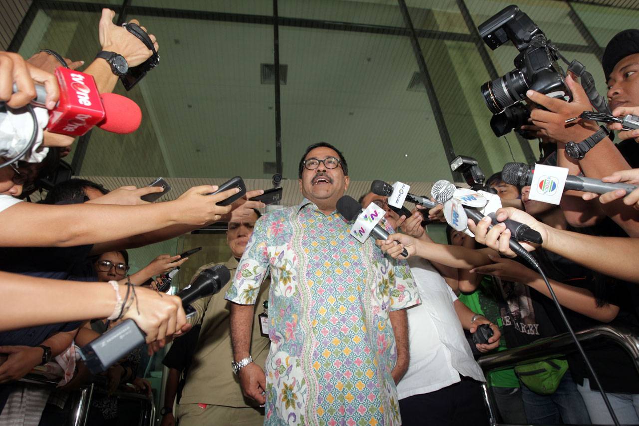 KPK Periksa Gubernur...