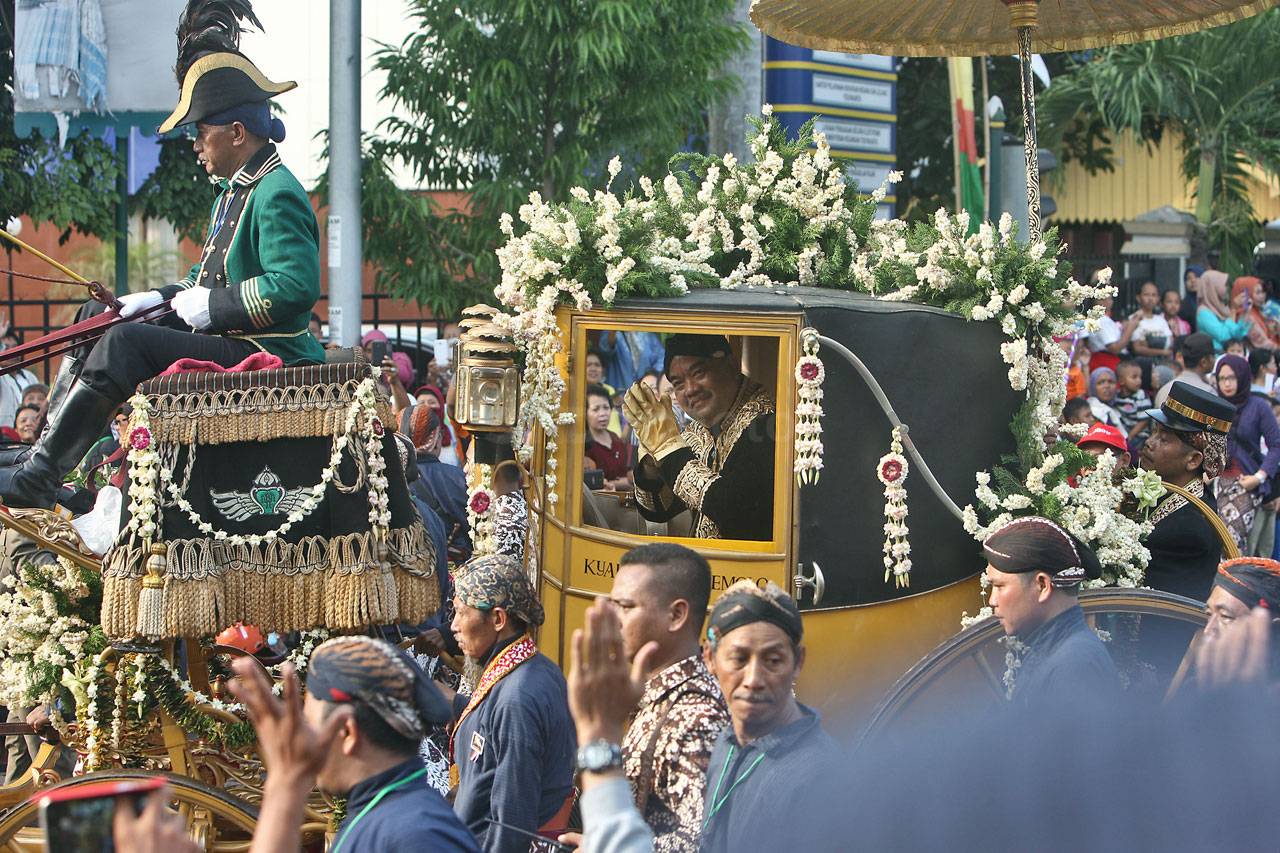 Jumenengan KGPAA Paku...