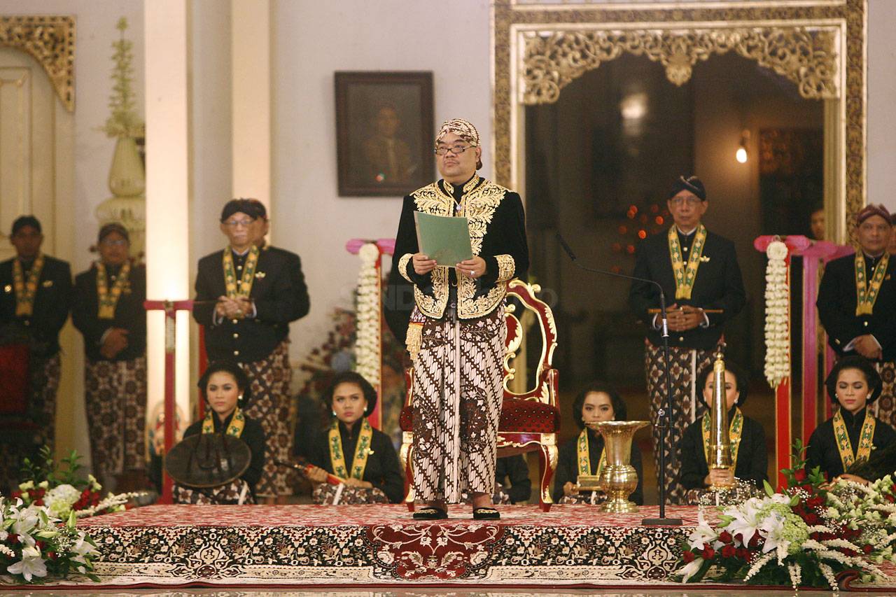 Jumenengan KGPAA Paku...