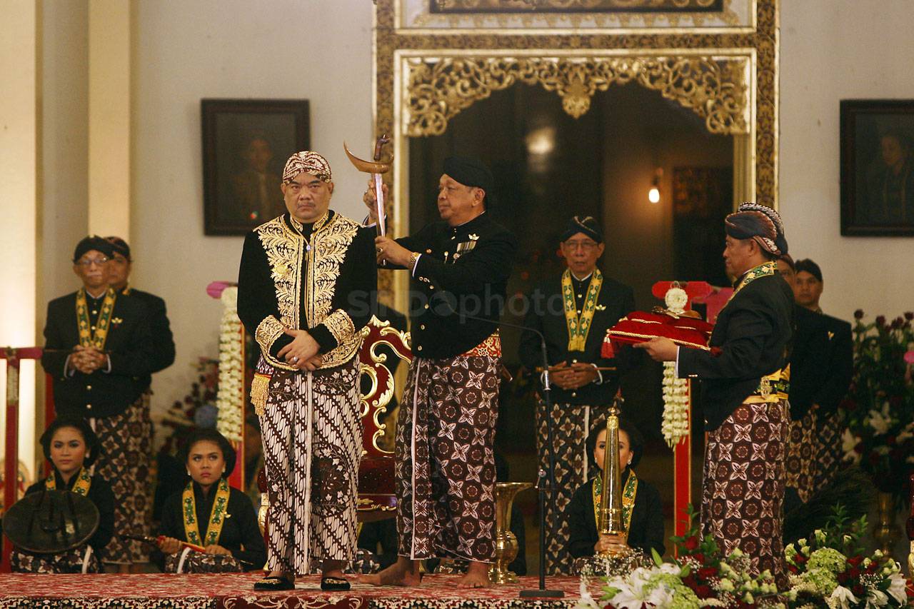 Jumenengan KGPAA Paku...