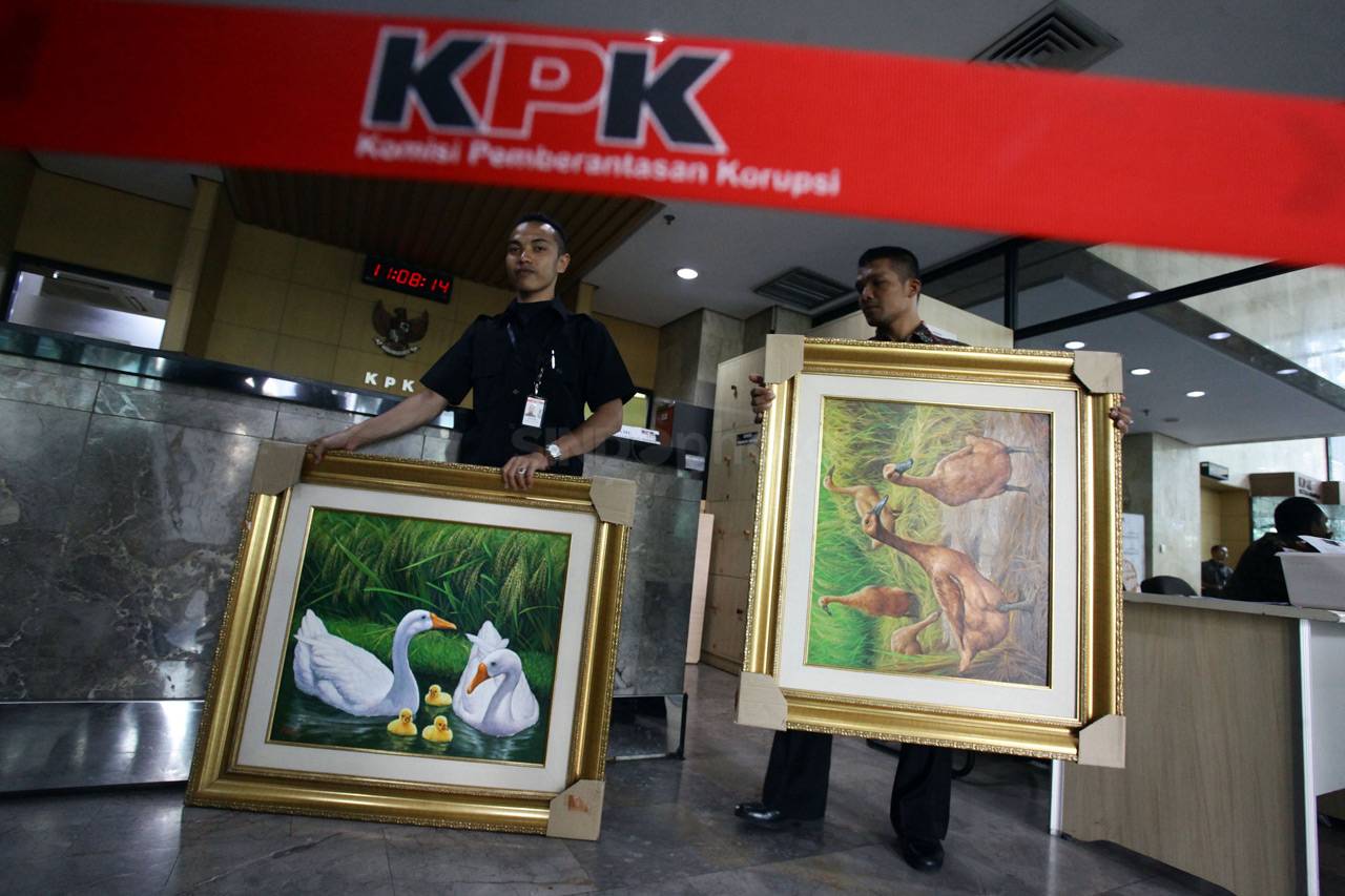 Kementan Serahkan Gratifikasi...