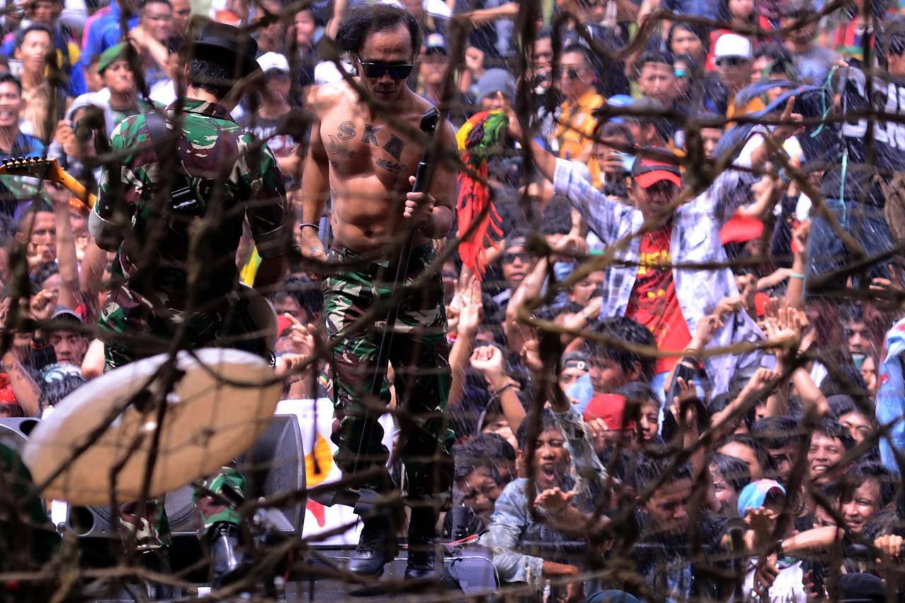 Slank Meriahkan HUT...