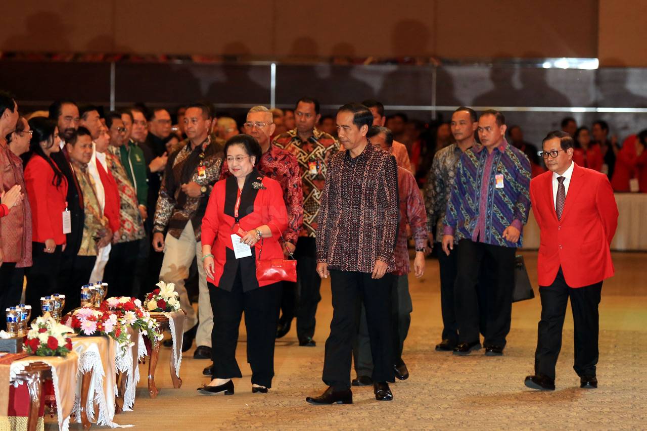 Presiden Jokowi Hadiri...