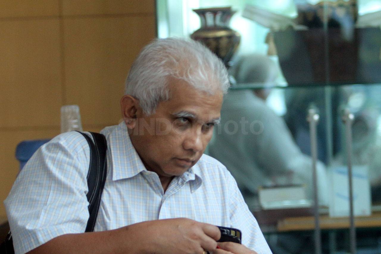 KPK Periksa Mantan Direktur...