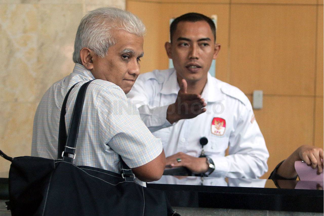 KPK Periksa Mantan Direktur...