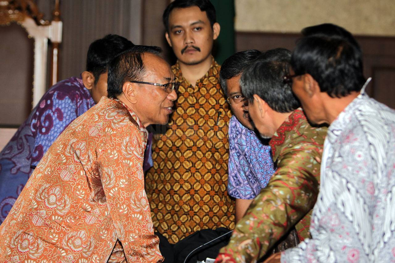 Ajukan Saksi Meringankan...