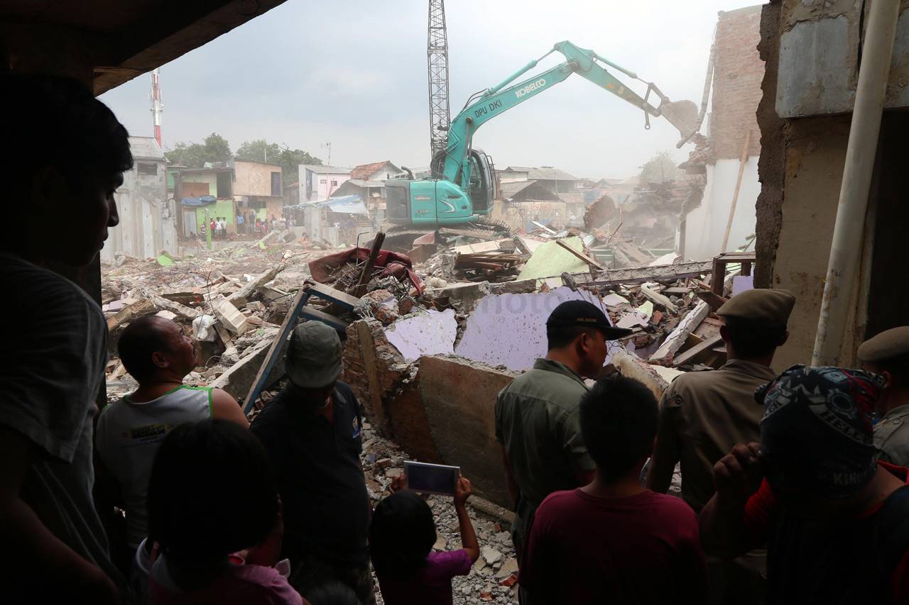 Puluhan Rumah di Bukit...