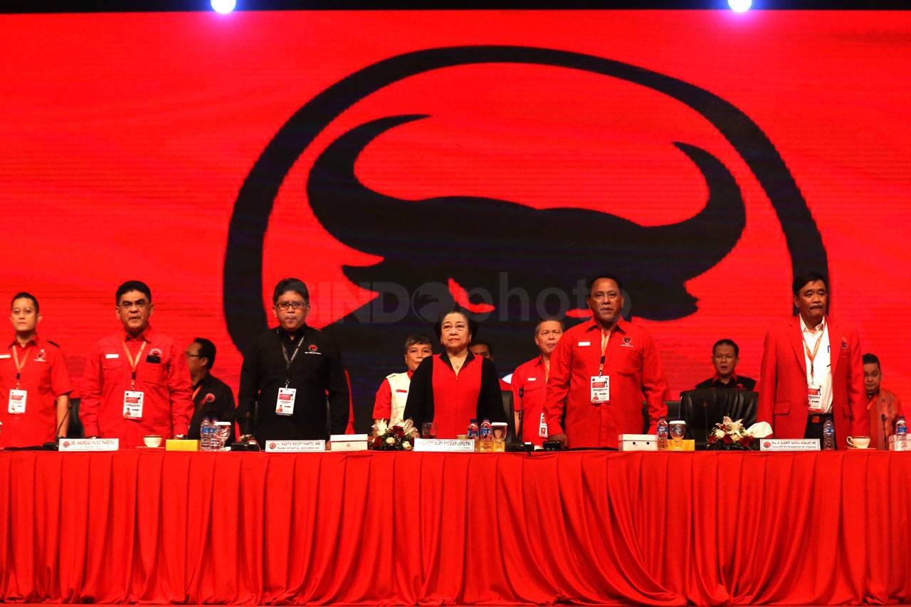 Megawati Tutup Rakernas...