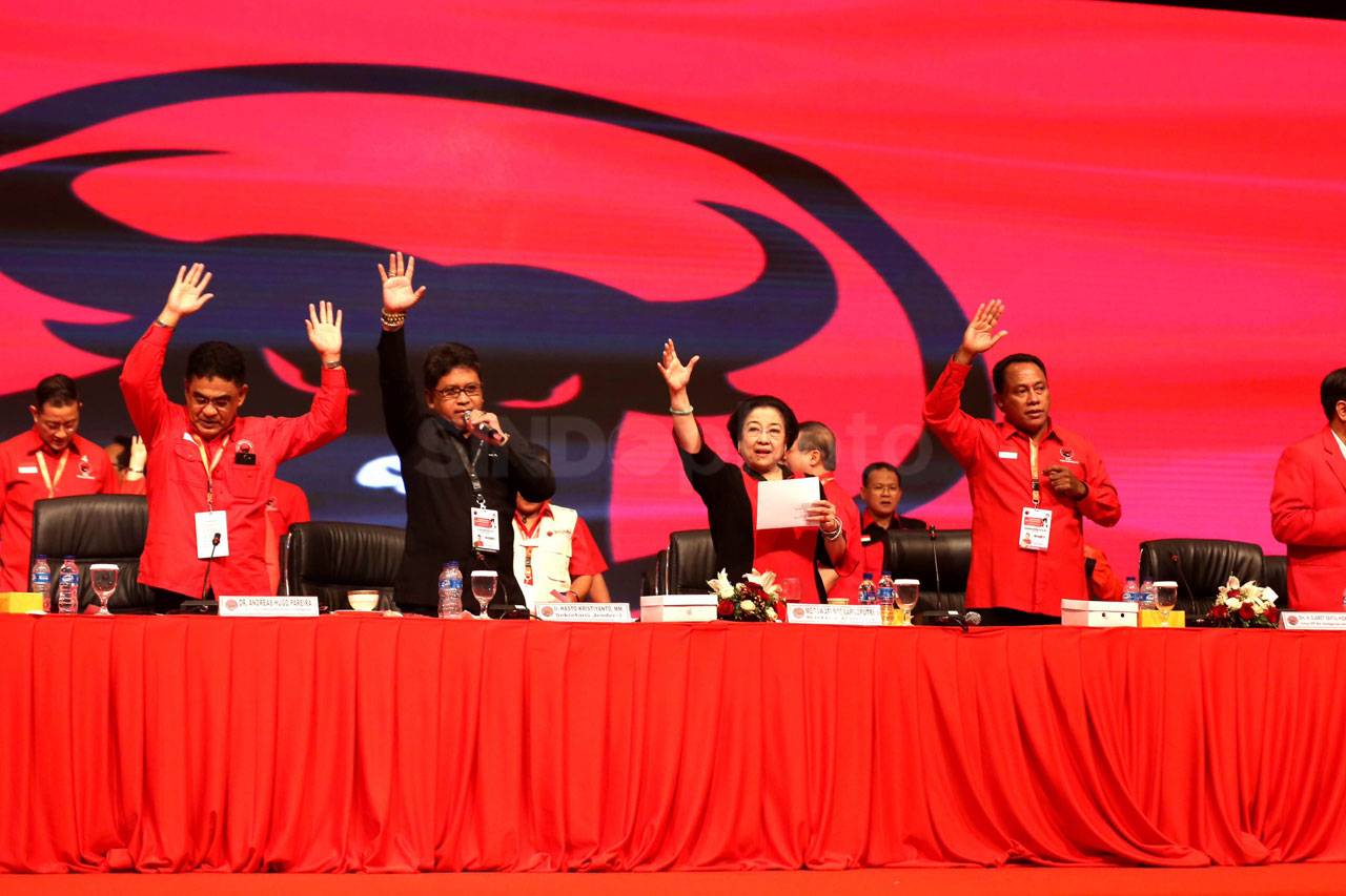 Megawati Tutup Rakernas...