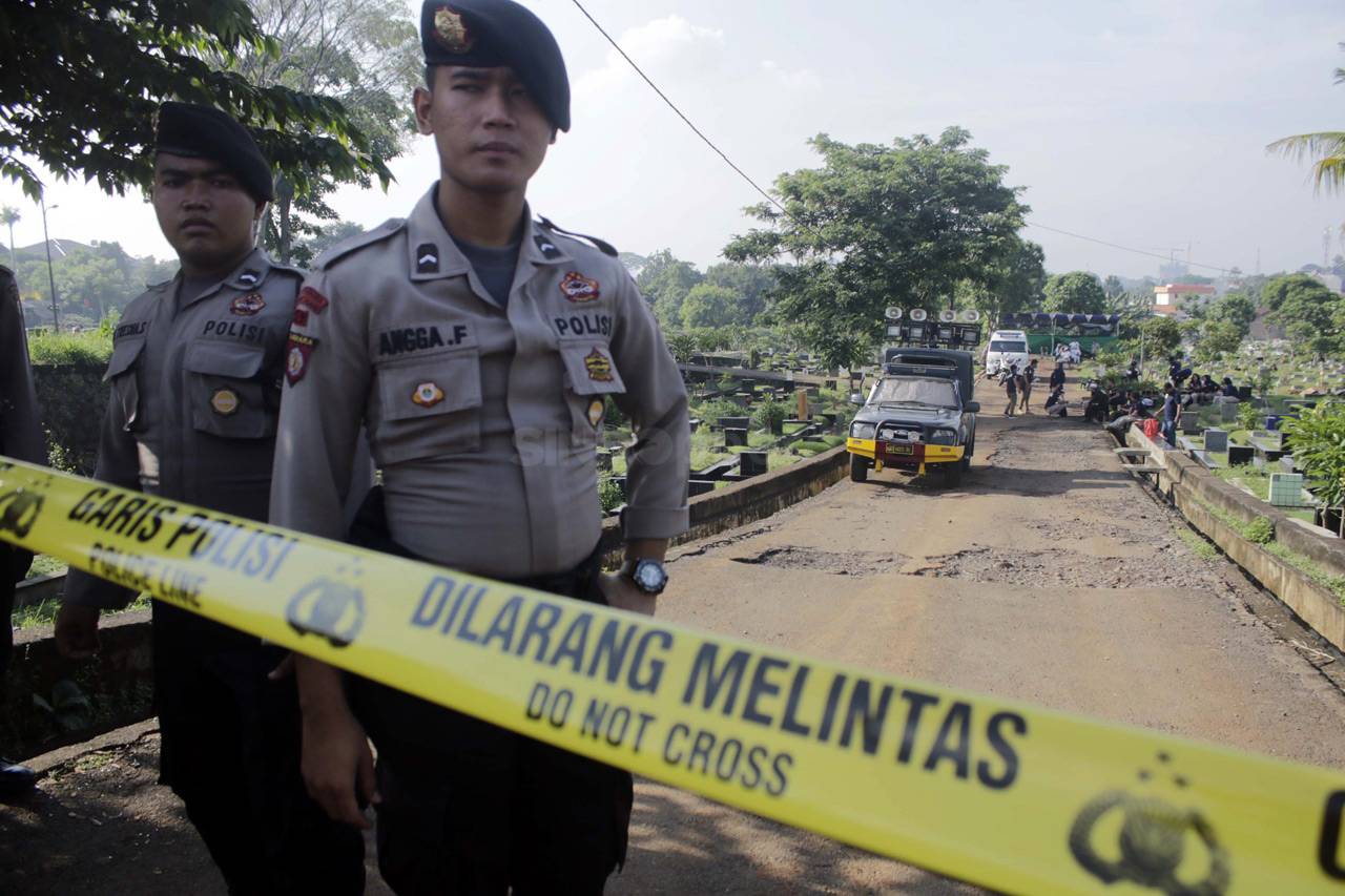 Polisi Bongkar Kuburan...