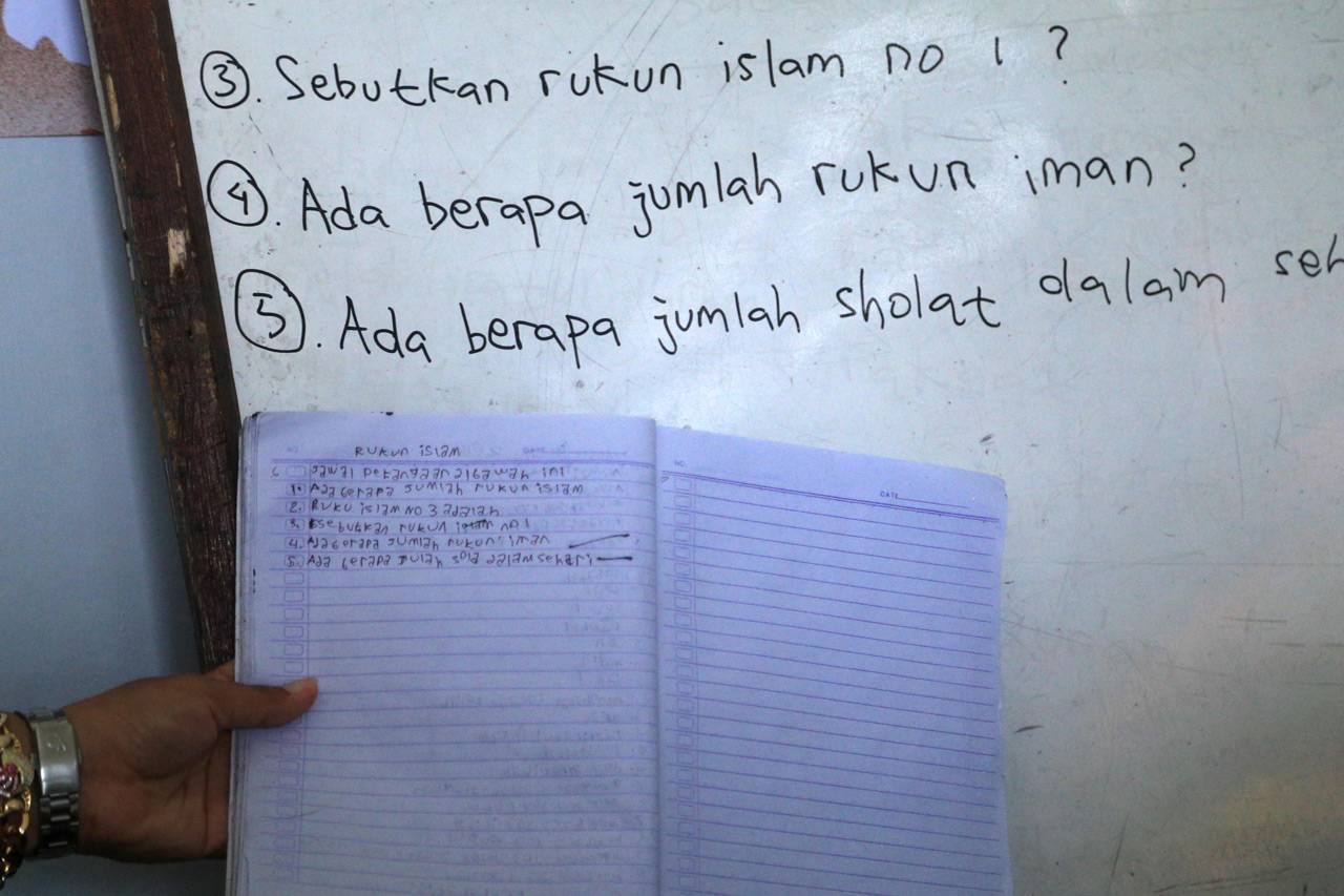 Lahir Tak Sempurna,...