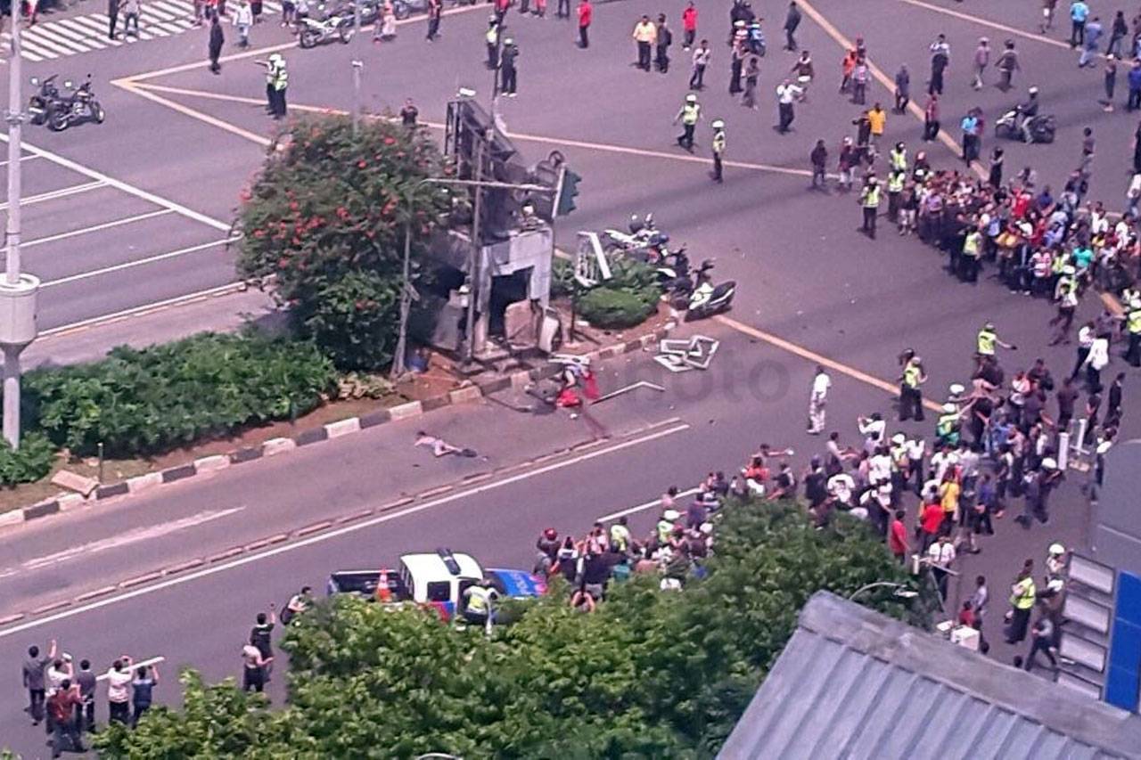 Korban Berjatuhan di...