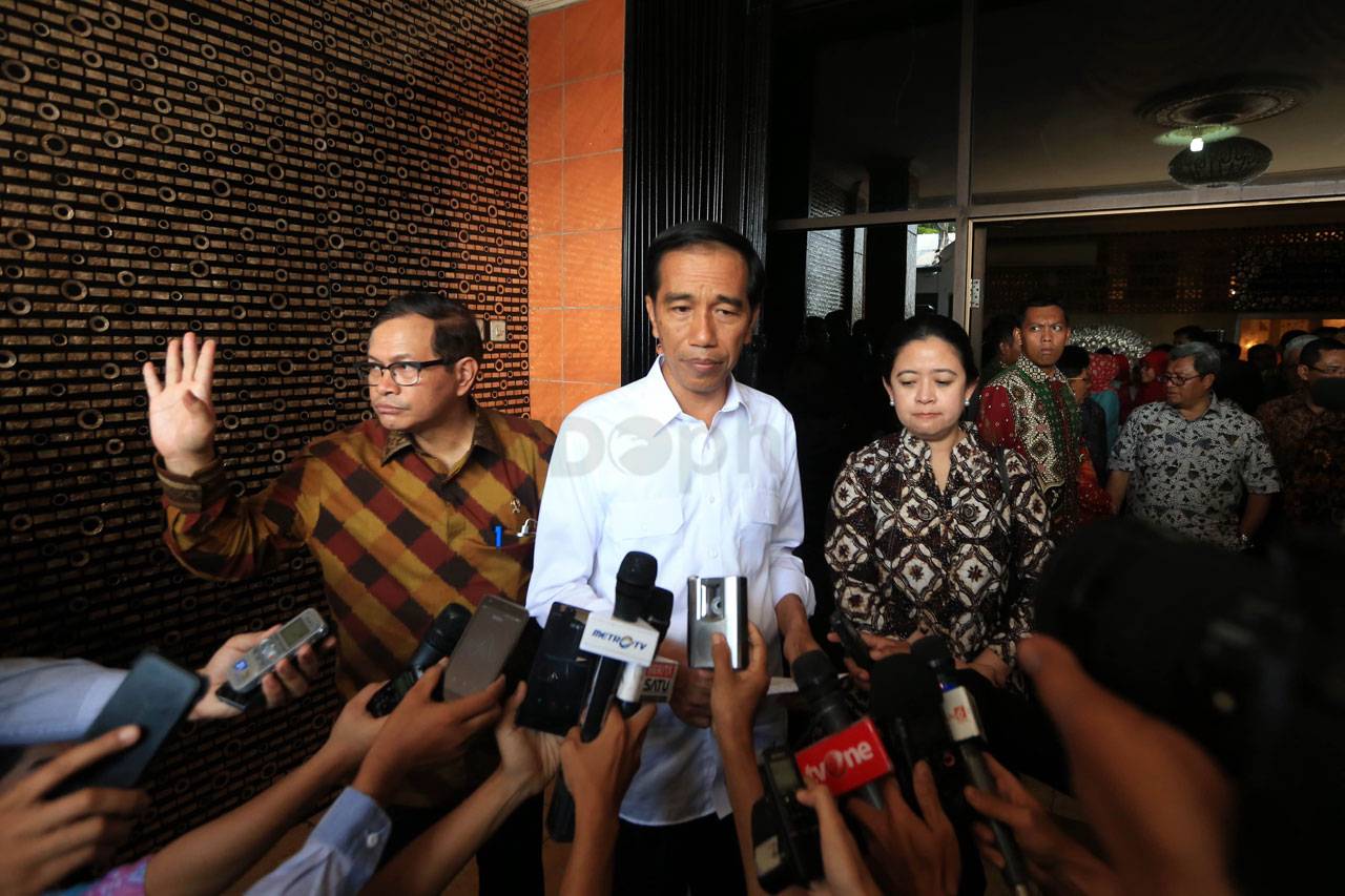 Presiden Jokowi Kutuk...
